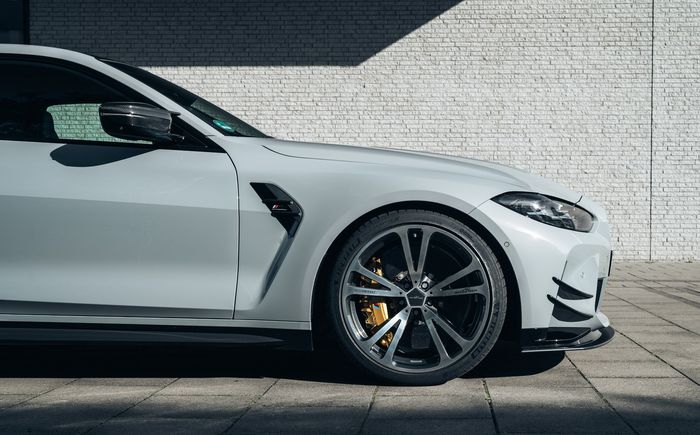 BMW M4 terbaru mendapatkan pelek AC1 dan AC3 ukuran 20 inci