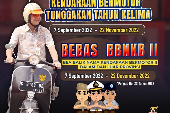 Ganjar Pranowo yang kendarai skuter mirip Vespa di pamflet pemutihan pajak kendaraan bermotor.