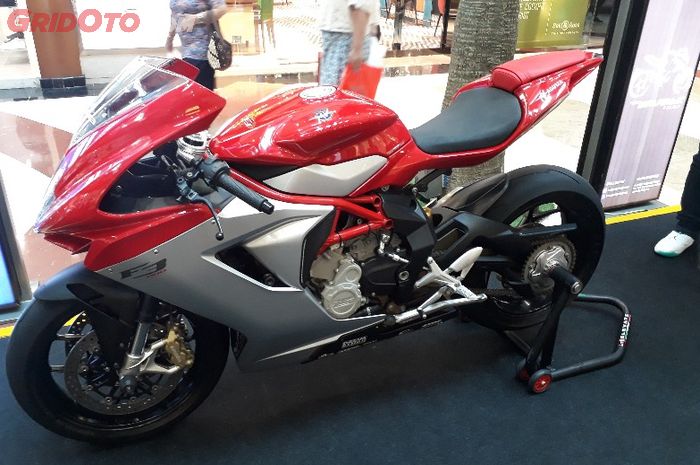 MV Agusta F3 800 ABS yang ditawarkan Adira melalui Momotor.id dengan harga Rp 450 juta