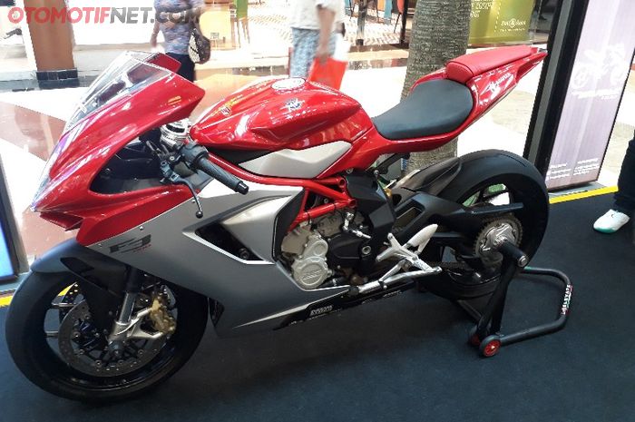 MV Agusta F3 800 ABS yang ditawarkan Adira melalui Momotor.id dengan harga Rp 450 juta