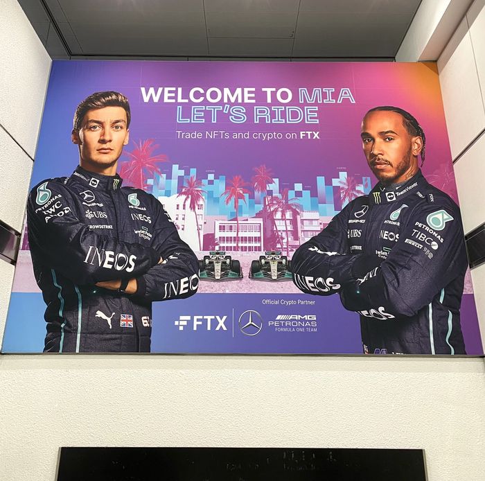Sambutan penyelenggara balap F1 Miami 2022 untuk George Russell dan Lewis Hamilton