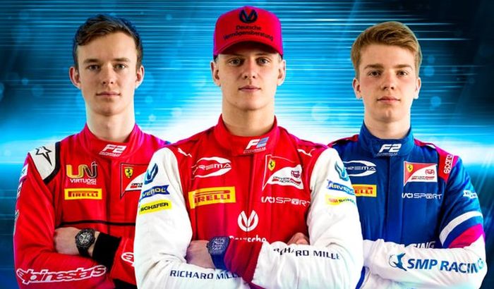 Ketiga pembalap F2 2020, dari kiri ke kanan: Callum Ilott, Mick Schumacher dan Robert Shwartzman akan mengemudikankan mobil F1 2020