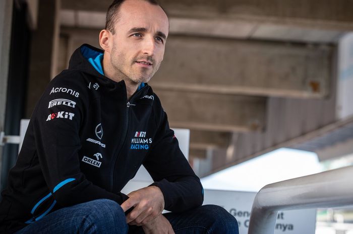 Robert Kubica mengaku tak menyesal melakoni debut keduanya pada ajang balap F1 2019 usai gagal menunjukkan performanya pada F1 Australia