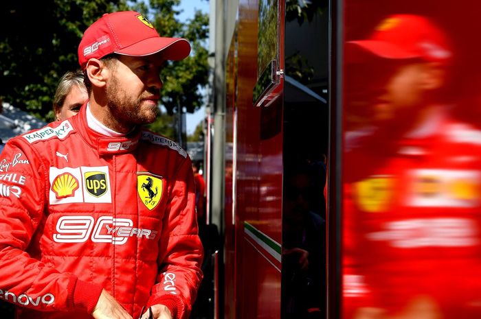 Sebastian Vettel membantah dirinya melintir karena merasa tertekan saat berduel melawan Lewis Hamilton F1 Bahrain