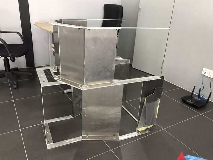 JIG, alat panduan yang terbuat dari pelat, yang digunakan untuk mengukur lolos atau tidaknya sebuah fairing