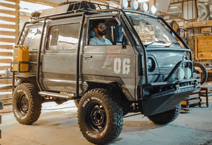 Suzuki Carry Bagong ini disulap jadi mobil Off-road 4x4, mesinnya diganti punya Jimny!