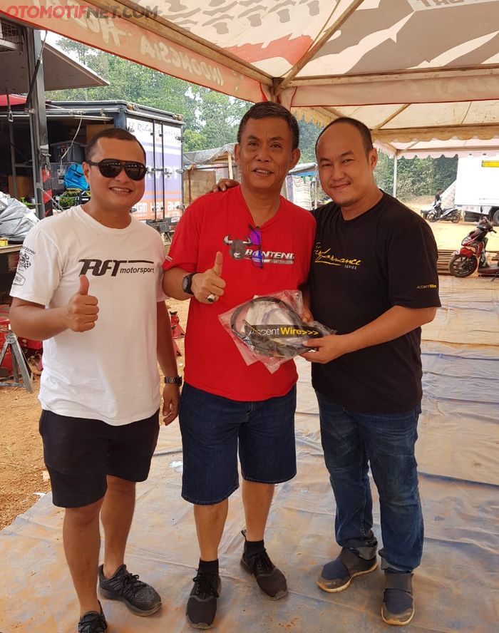 Kika - Rizal Sungkar, Prasetyo Edi dan Indra Santoso. 