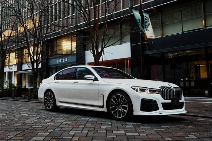 BMW 7 Series hasil modifikasi 3D Design 