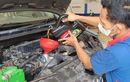 Beda Efek, Ini Akibat Oli Mesin Mobil Terlalu Penuh atau Kurang!