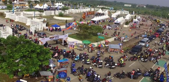 Rombongan komunitas yang hadir dalam perayaan MAXI Yamaha Day 2019