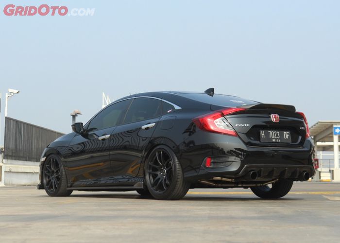 Begini Modifikasi Eksterior Dan Kaki Kaki Civic Turbo Hitam Gridoto Com