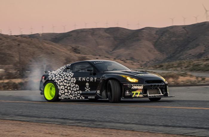 Modifikasi Nissan GT-R R35 menjadi mobil drift sangar nan ganteng