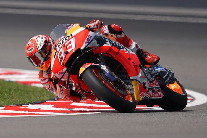 Marc Marquez menikung