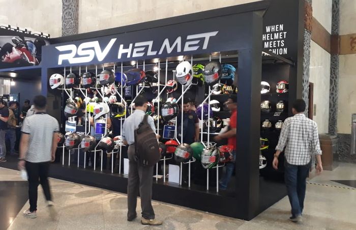 Booth RSV Helmet di IMOS 2018