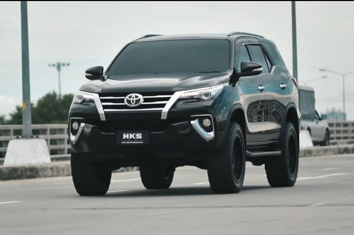 Modifikasi Toyota Fortuner tampil ganteng maksimal modal ubahan simpel