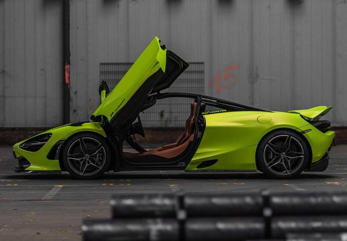 Tampilan samping modifikasi McLaren 720S dipasangi body kit minimalis Prior Design