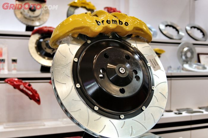Big Brake Kit lansiran Brembo untuk BMW M2