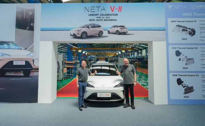 Peresmian Line-Off Neta V-II di PT Handal Indonesia Motor.