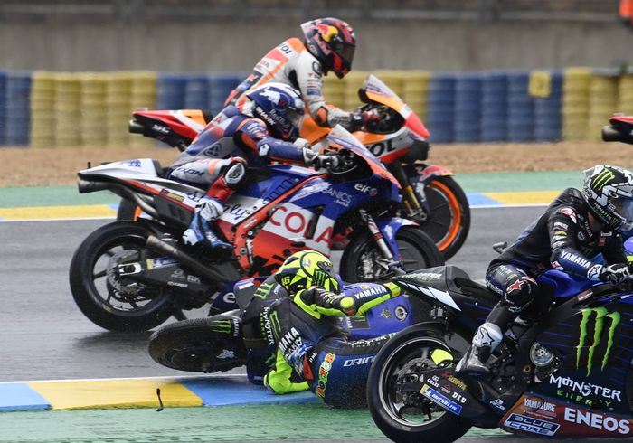 Valentino Rossi crash di MotoGP Prancis