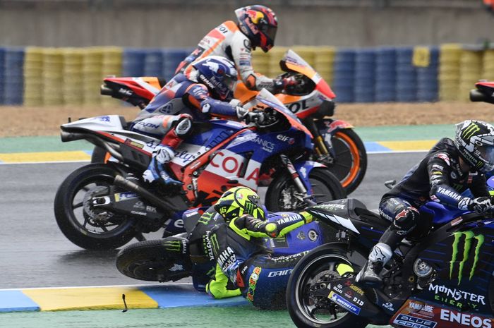 Valentino Rossi crash di MotoGP Prancis