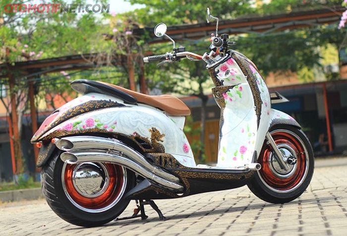 Pelek 7 inci dibalut ban 180/55-14 padet banget!