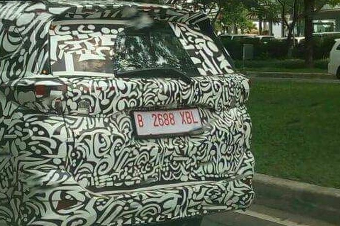 Daihatsu Terios atau Toyota Rush