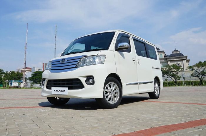Spesifikasi dan kisaran harga Daihatsu Luxio tahun 2016 seken