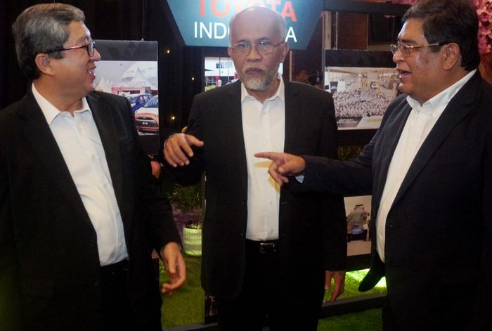 Ki-Ka, Nandi Julyanto, kini menjabat Presiden Direktur, Wari Andang Tjahjono (Presdir Purnabakti, dan Bob Azam kini Wakil Presiden Direktur TMMIN