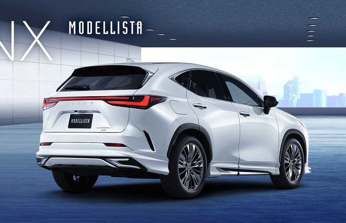 Tampilan belakang modifikasi Lexus NX garapan Modellista