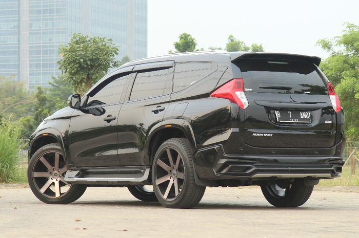 Mitsubishi Pajero Sport Dakar ini berstatus sebagai mobil royek lho! Keren kan??