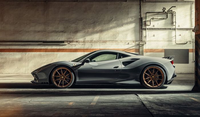 Ferrari F8 Tributo dibekali saru set pelek lansiran  Vossen