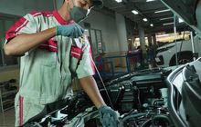 Cek Fakta, Apakah Mobil Hybrid Benar-Benar Tak Perlu Ganti Oli?