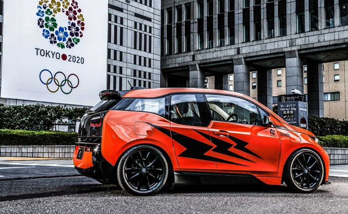 Tampilan belakang modifikasi mobil listrik BMW i3 hasil garapan 3D Design