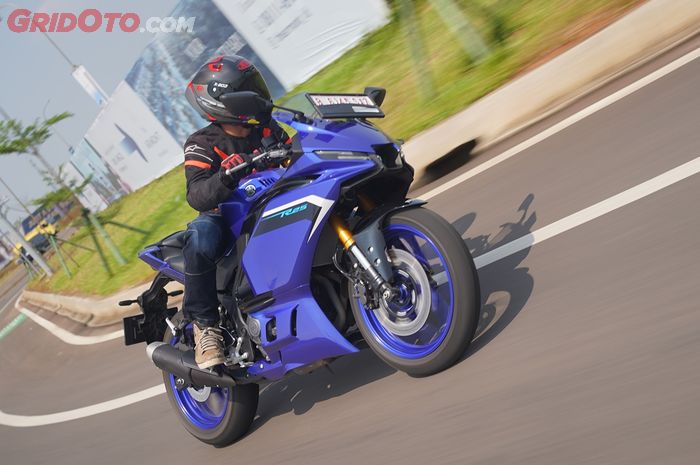 Test Ride Yamaha R25 2025-2