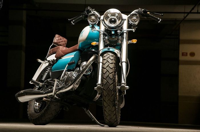 Royal Enfield Bullet 350 custom classic cruiser dari Eimor Customs