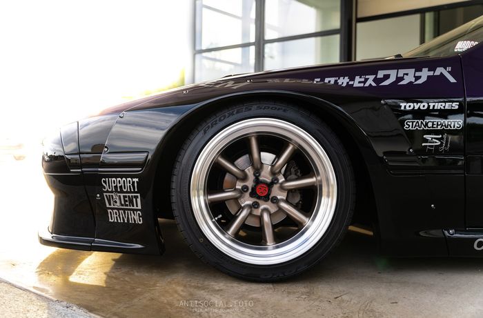 Modifikasi Mazda RX-7 pakai pelek Watanabe R-Type ukuran 17&times;9,5 inci