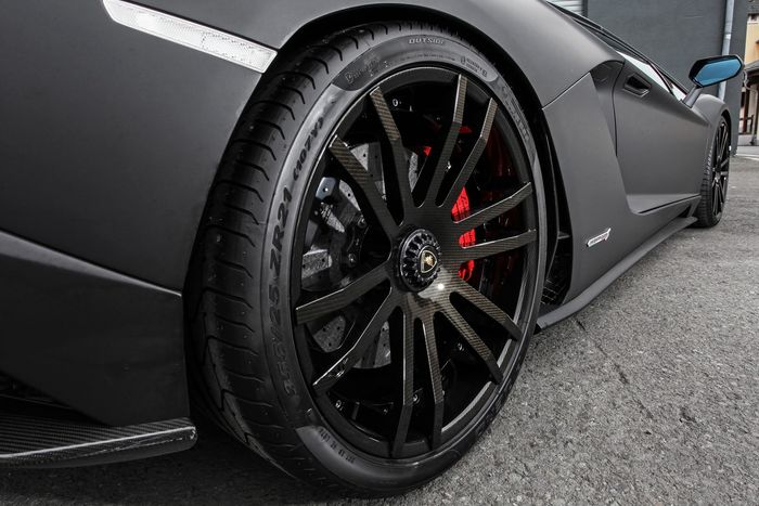 Pakai pelek baru dengan lapisan serat karbon