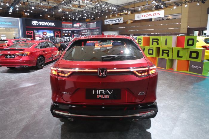 Bagian belakang All New Honda HR-V monochrome Ignite Red Metallic 