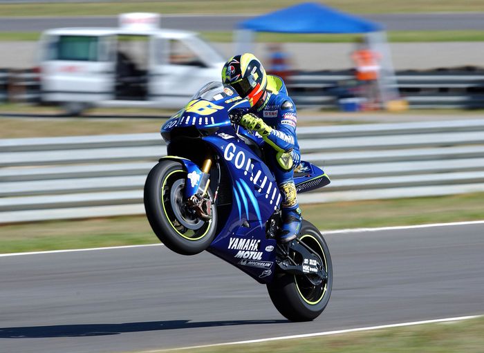 debut pertama Valentino Rossi bersama Yamaha dan langsung meraih podium utama di Welkom, Afrika Selatan