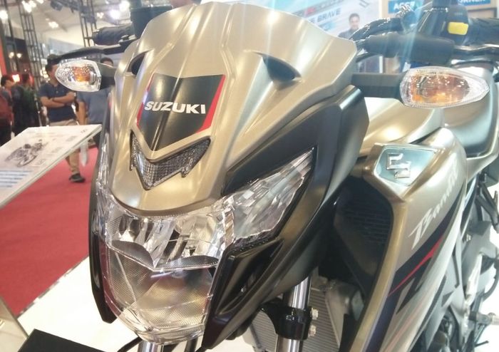 Tampak samping headlamp Suzuki Bandit 150