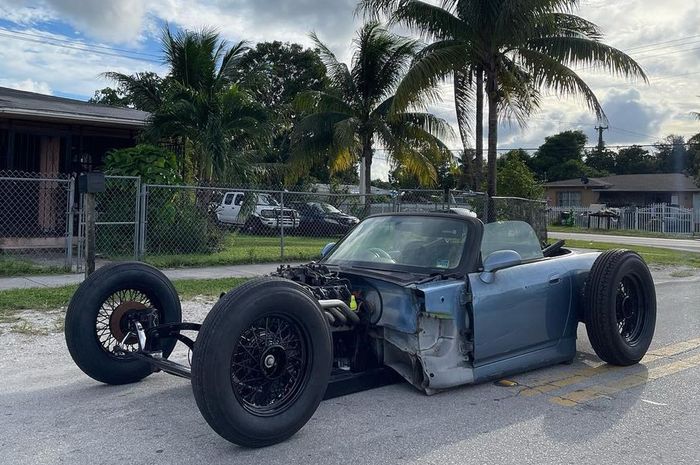 Modifikasi Honda S2000 kena ubahan ekstrem jadi rat rod garapan Village Customs, Amerika Serikat