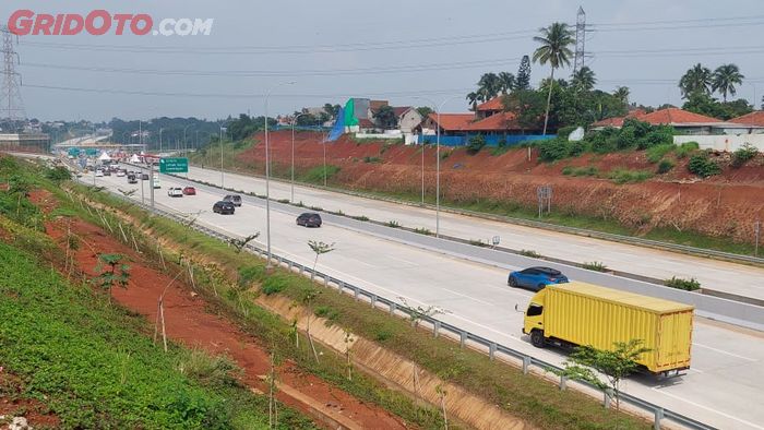 Jalan Tol Pamulang-Cinere-Raya Bogor sepanjang 14,8 KM.