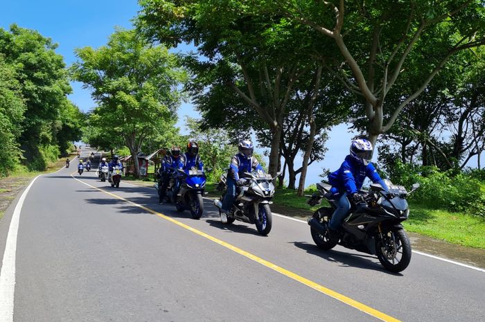 bLU cRU Fun Riding &ldquo;Road to Mandalika&rdquo;, mengendarai All New R15 Connected dan All New R15M Connected-ABS