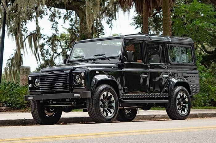 Land Rover Defender D110 hasil kreasi E.D.C Automotive Design