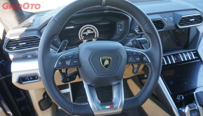 Penampakan ruang kemudi Lamborghini Urus