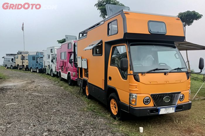 Jajaran Campervan Isuzu ELF NLR hasil karoseri Delima Mandiri 