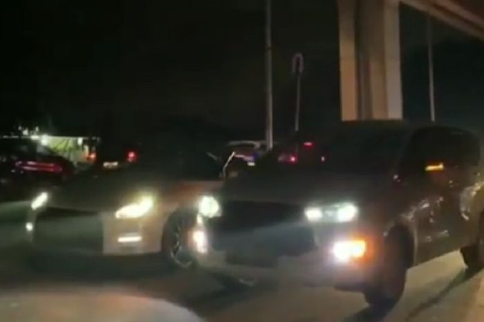 Adu drag Kijang Innova melawan Nissan GT-R 35