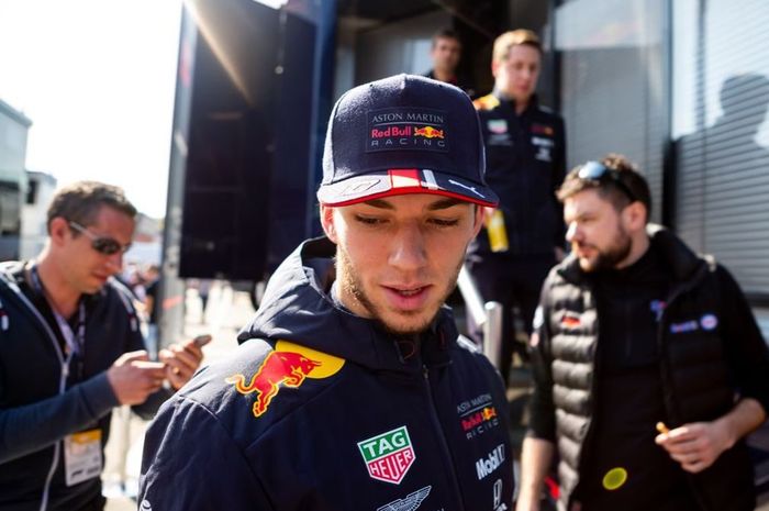 Bos Red Bull, Christian Horner yakin Max Verstappen telah beradaptasi dengan mesin Honda, berbeda dengan Pierre Gasly