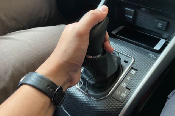 Tanda-tanda transmisi mobil matik seken harus overhaul.