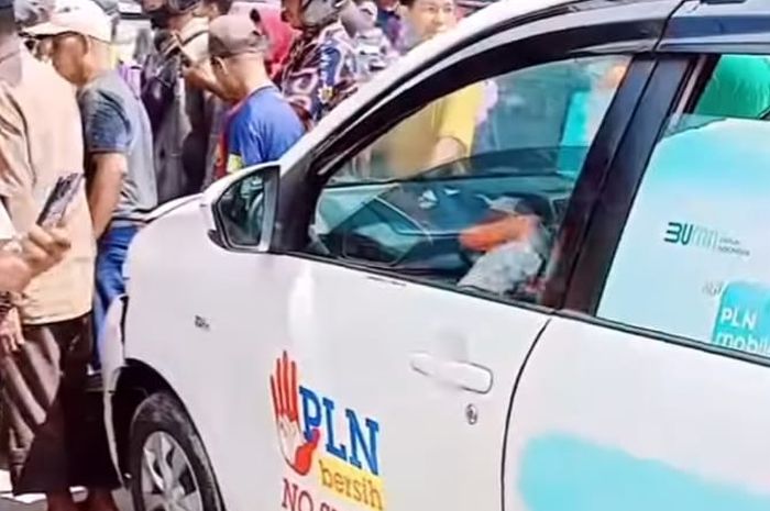 Miris, Komentar Pakar Safety Soal Kejadian Bocah Lima Tahun Nyetir Mobil PLN